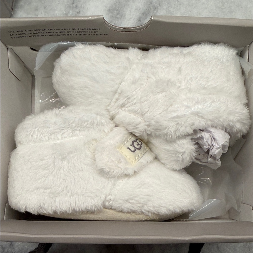 UGG Cream Fuzzy Infant Booties Size 0/1